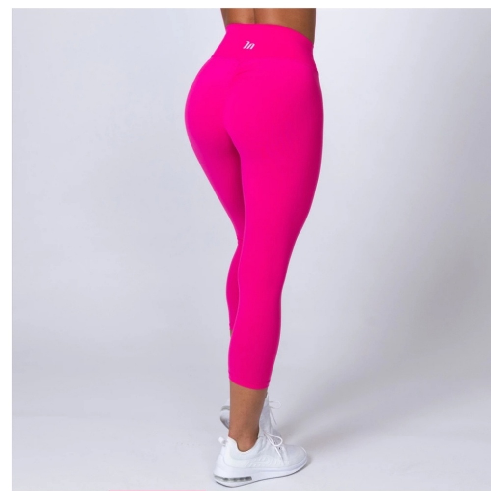 Muscle Nation booty scrunch leggings!